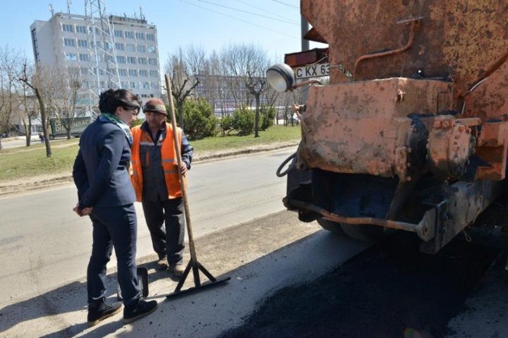 Silvia Radu despre lucrările de reparaţie a străzilor: Am dorit să văd situaţia din teren şi să mă asigur personal că lucrările au demarat într-un mod corespunzător