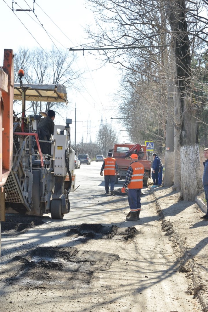 Silvia Radu despre lucrările de reparaţie a străzilor: Am dorit să văd situaţia din teren şi să mă asigur personal că lucrările au demarat într-un mod corespunzător