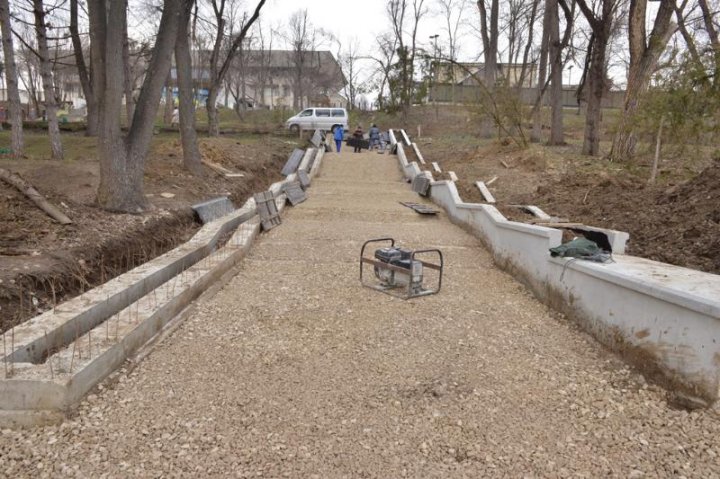 Scările din parcul Valea Morilor, în plin proces de reconstrucţie. Când se vor termina lucrările (FOTO)