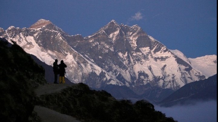 PE EVEREST ÎN SCOPURI NOBILE. Un palestinian fără un picior a urcat în munţi la 5.000 metri