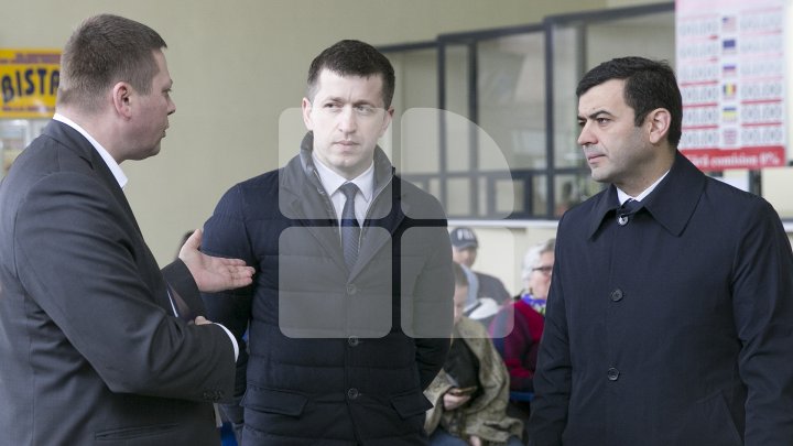Chiril Gaburici a inspectat situația din autogări și a indicat responsabililor din transport să asigure servicii de calitate călătorilor