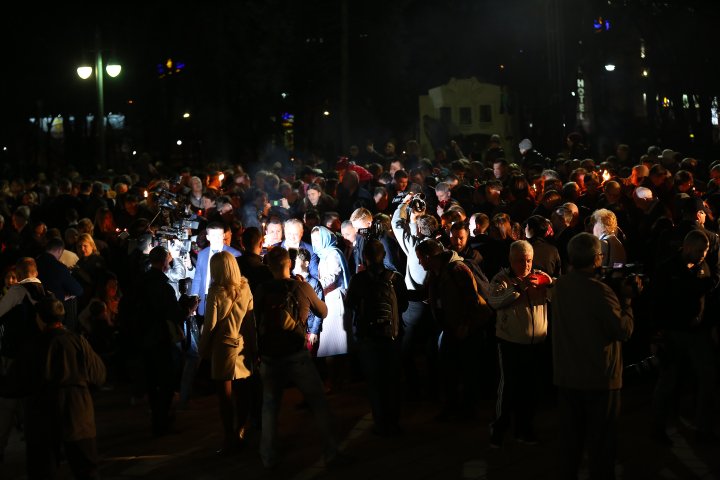 LUMINA SFÂNTĂ a ajuns la Chișinău. Sărbători fericite! Hristos a înviat (FOTOREPORT)