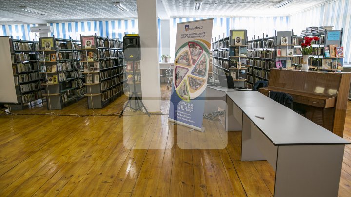 BIBLIOTECĂ MODERNĂ LA UNGHENI. Tinerii au parte de un laborator care este dotat cu imprimante 3D