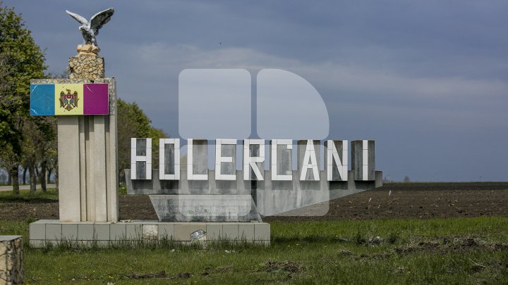 Lacul de lângă Holercani a fost populat cu peste patru tone de puiet. Ce peşte se va putea găsi în bazinul acvatic