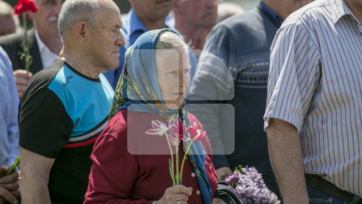 Victimele catastrofei nucleare de la Cernobîl, comemorate astăzi la Chişinău (FOTOREPORT)