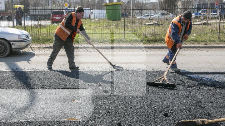 Drumarii din Chişinău încep lucrările de plombare a străzilor. ADRESELE UNDE SE VA LUCRA ASTĂZI