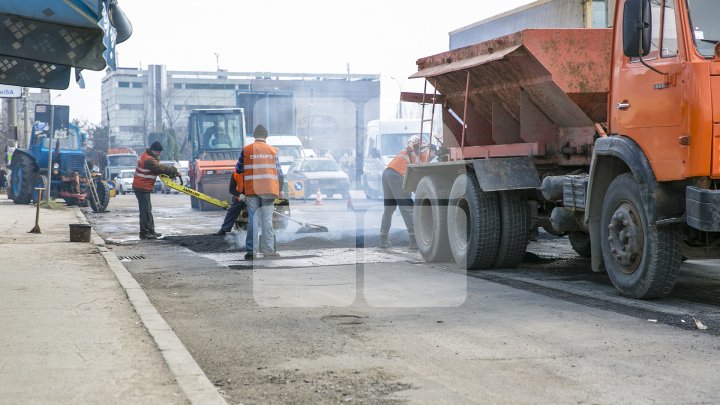 Drumarii din Chişinău încep lucrările de plombare a străzilor. ADRESELE UNDE SE VA LUCRA ASTĂZI