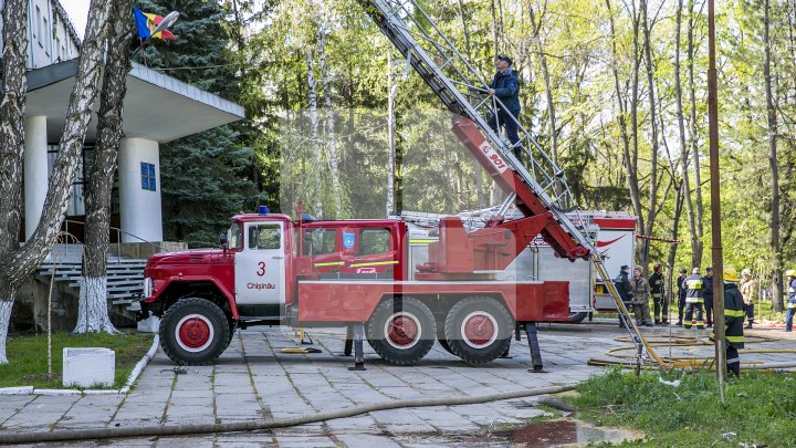 IMAGINILE DEZASTRULUI de la Institutele de Cercetare ale Academiei de Ştiinţe. Cum arată clădirea care a fost mistuită de flăcări