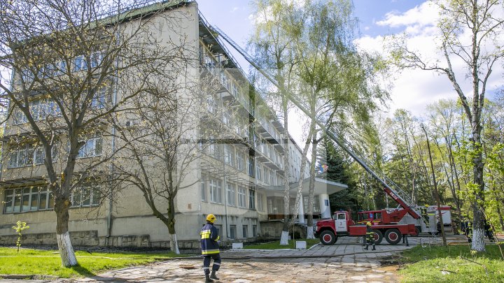 IMAGINILE DEZASTRULUI de la Institutele de Cercetare ale Academiei de Ştiinţe. Cum arată clădirea care a fost mistuită de flăcări