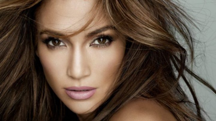 IMPRESIONANT! Cum reușește Jennifer Lopez să-și ascundă anii. Secretul împotriva ridurilor