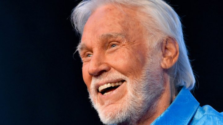 Kenny Rogers şi-a anulat restul concertelor din turneul de adio din cauza problemelor de sănătate