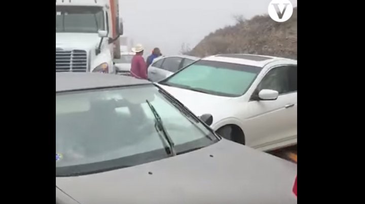 Accident rutier în lanţ pe o autostradă din Mexic: 15 oameni, răniţi