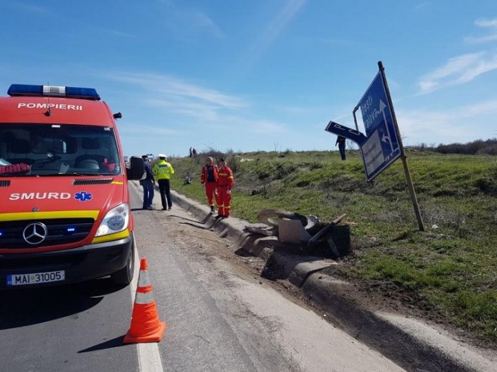 Accident de groază! Un motociclist a fost decapitat, după ce a ieşit cu motocicleta în afara carosabilului (FOTO)