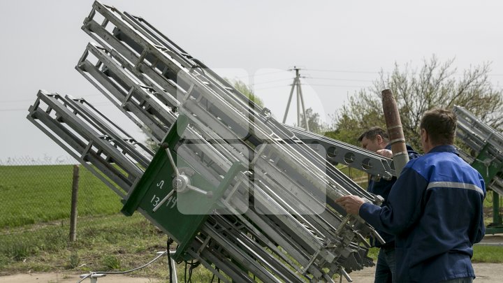 Terenuri protejate de grindină. Punctele de lansare vor primi câte 58 de proiectile (FOTOREPORT)