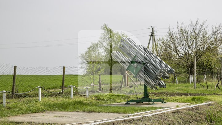 Terenuri protejate de grindină. Punctele de lansare vor primi câte 58 de proiectile (FOTOREPORT)