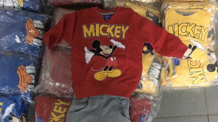 Mărfuri nedeclarate, de peste 70.000 de lei, depistate în colete transportate din Marea Britanie