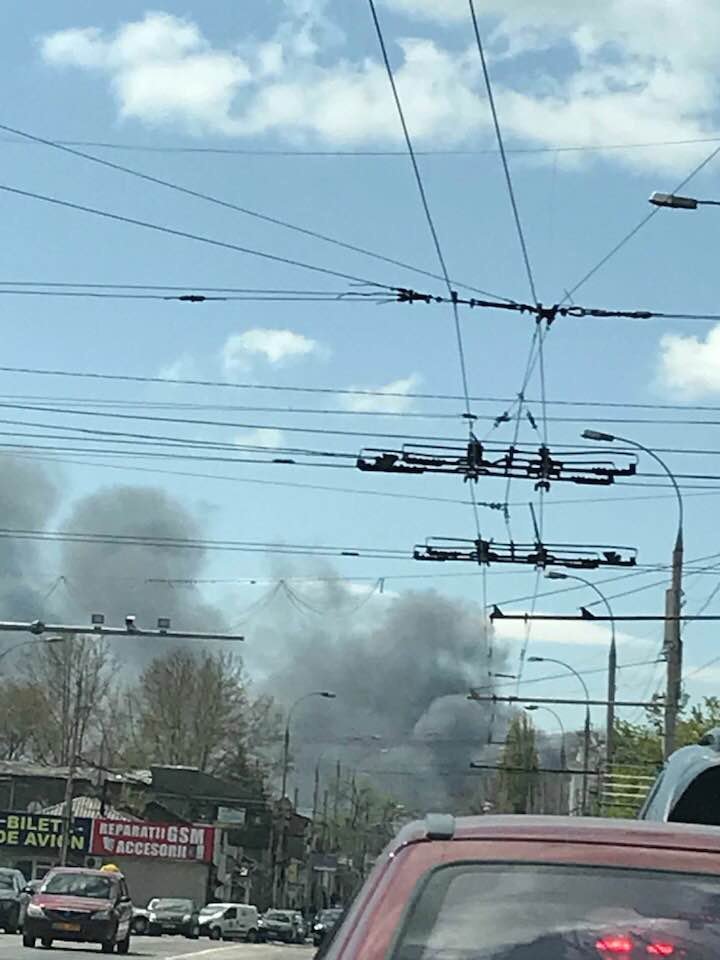 INCENDIU PUTERNIC la Institutul de Zoologie al Academiei de Ştiinţe. 14 autospeciale, la faţa locului (VIDEO/FOTO)