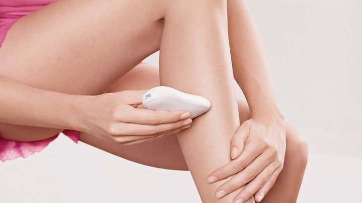 O femeie a cumpărat un epilator. Ce s-a întâmplat după câteva minute de funcţionare 