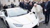 Un Lamborghini Huracan deținut de Papa Francisc a fost vândut cu 715.000 de euro