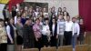 Emoţii şi bucurie la un liceu din satul Rădoaia. Profesoara Irina Chetraru, premiată de Fundaţia Edelweiss