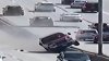 Cascadorie fără voie, pe autostradă. Şoferul unei camionete a spulberat doi stâlpi în plin trafic (VIDEO)