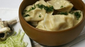 Sărbătoare la Hong Kong. Zeci de mii de oameni au sărbătorit Festivalul Colţunaşilor Chinezeşti