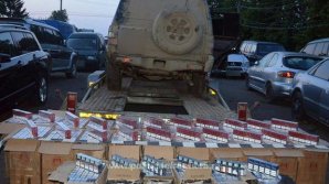 Au tras focuri de armă într-o maşină la frontieră. Când au ajuns acolo şoferul nu era şi nu le-a venit să creadă ce au găsit înăuntru