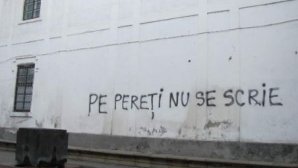 FĂRĂ AFIŞE PE PEREŢII BLOCULUI. Cei care vor amplasa anunţuri publicitare vor fi sancţionaţi dur