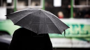 Vremea mohorâtă nu pleacă. Mâine sunt posibile ploi slabe. Câte grade vor indica termometrele