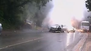 Accident rutier GRAV pe o şosea din Crimeea. O femeie şi copilul ei de doar un an AU MURIT pe loc