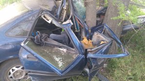 Un şofer BEAT şi-a ucis soţia şi copilul în accident. Pe drum de ţară circula cu 90 km/h FĂRĂ PERMIS DE CONDUCERE