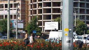 RUŞINE! Ce fac câţiva copii ziua în amiaza mare pe viaductul dintre Centru și Botanica (VIDEO)