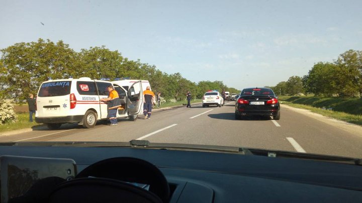 Detalii noi privind ACCIDENTUL CUMPLIT de la Orhei. Un tânăr mort şi o maşină ruptă în două. Prietenii victimei, ŞOCAŢI (FOTO)