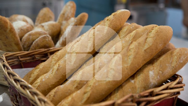 Delicii italiene la Cimişlia. 12 persoane au învăţat secretele patiseriei şi brutăriei de la un bucătar din Italia (FOTOREPORT)