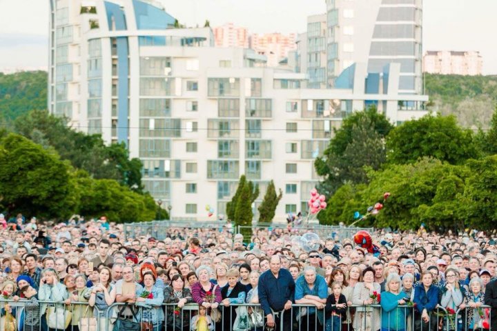 Concert de excepţie organizat de fundaţia de caritate Miron Shor. Iosif Kobzon şi Lev Leșcenko, de Ziua Victoriei la Chişinău 