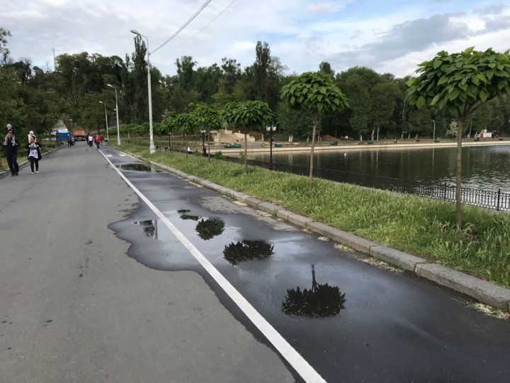 Piste pentru biciclişti în parcul Valea Morilor. Acum circulaţia va fi mai uşoară (FOTO)