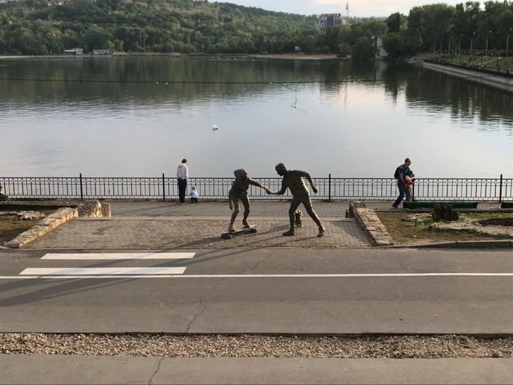 Piste pentru biciclişti în parcul Valea Morilor. Acum circulaţia va fi mai uşoară (FOTO)