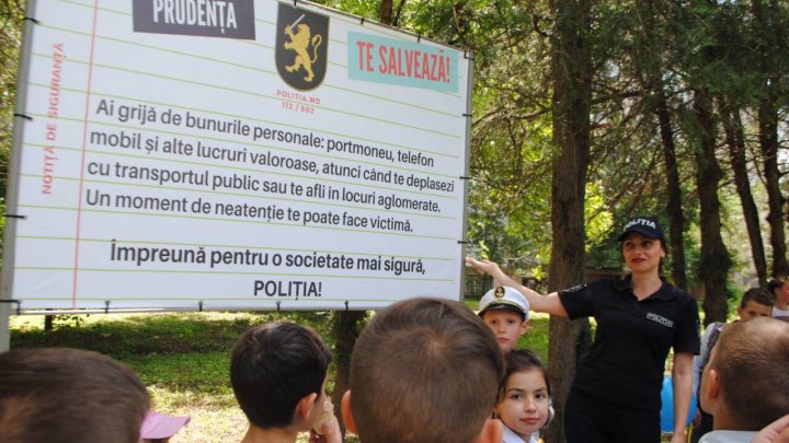 Află cum să te fereşti de hoţii de buzunare! La Criuleni a fost inaugurată Aleea Siguranței