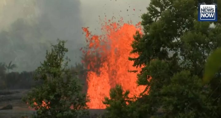 FÂNTÂNĂ ARTEZIANĂ DE LAVĂ în Hawaii. Imagini spectaculoase cu lava care țășnește din pământ (FOTO/VIDEO)