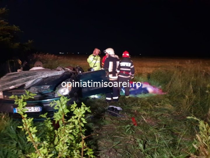 Grav accident în judeţul Timişoara: Cinci oameni au murit, iar un copil a fost rănit (IMAGINI ŞOCANTE)