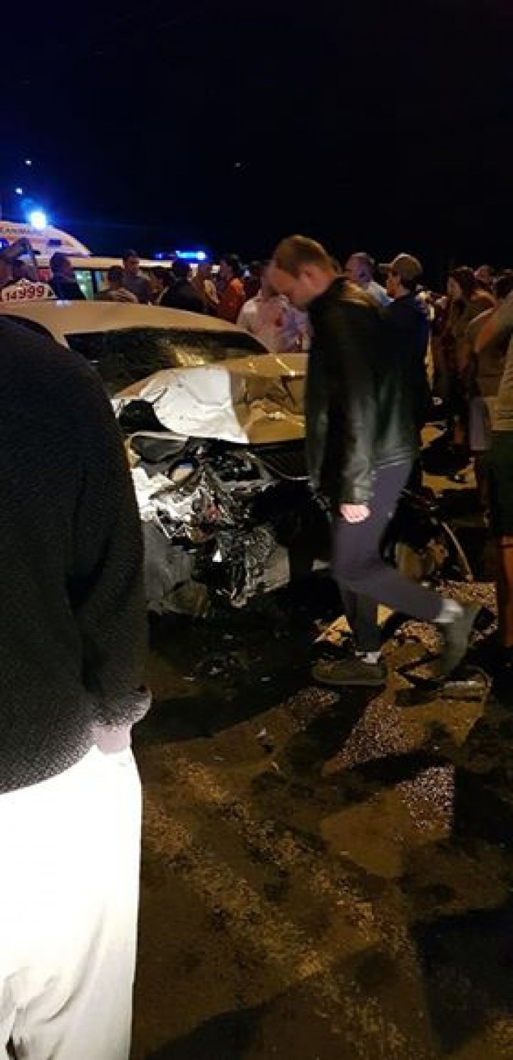 Şase persoane, în STARE GRAVĂ la spital după ce un VITEZOMAN a lovit trei maşini în Capitală (FOTO/VIDEO)