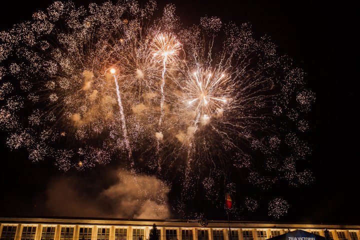 Concert SPECTACULOS de 9 mai în PMAN. Peste 50.000 de oameni au venit la eveniment (FOTOREPORT)