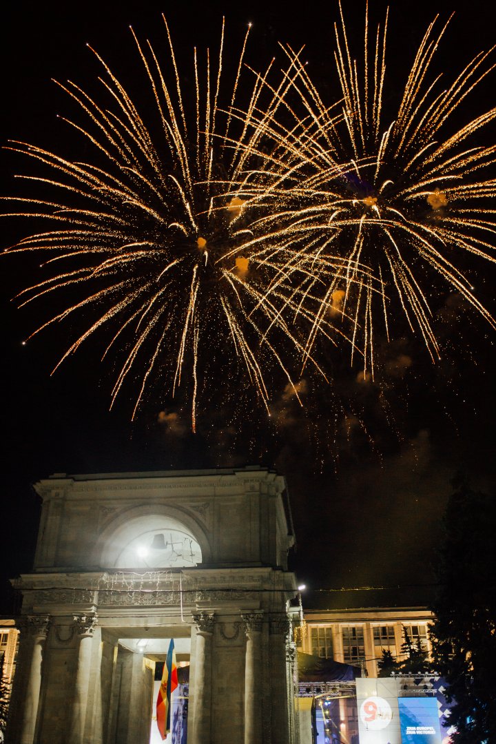 Concert SPECTACULOS de 9 mai în PMAN. Peste 50.000 de oameni au venit la eveniment (FOTOREPORT)