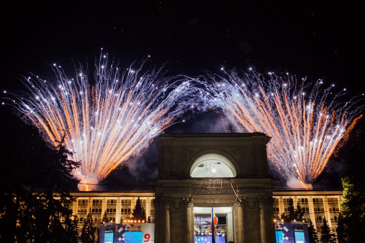 Concert SPECTACULOS de 9 mai în PMAN. Peste 50.000 de oameni au venit la eveniment (FOTOREPORT)