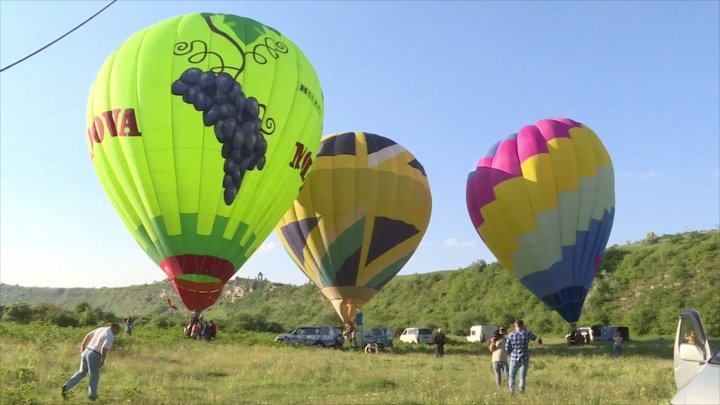 SPECTACOL COLORAT la Orheiul Vechi. Cerul a fost împânzit de baloane cu aer cald (IMAGINI SENZAȚIONALE)