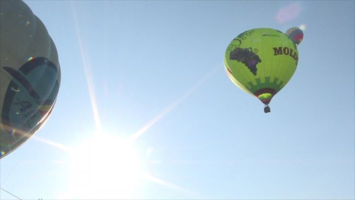 SPECTACOL COLORAT la Orheiul Vechi. Cerul a fost împânzit de baloane cu aer cald (IMAGINI SENZAȚIONALE)