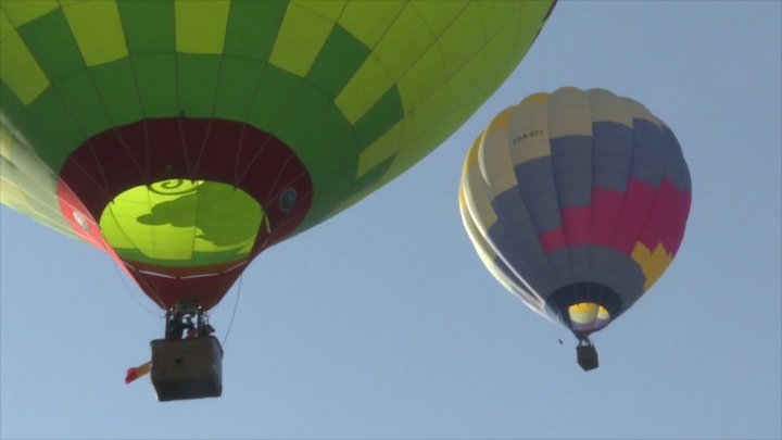 SPECTACOL COLORAT la Orheiul Vechi. Cerul a fost împânzit de baloane cu aer cald (IMAGINI SENZAȚIONALE)