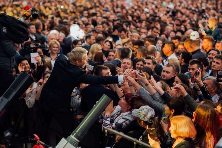 Concert SPECTACULOS de 9 mai în PMAN. Peste 50.000 de oameni au venit la eveniment (FOTOREPORT)