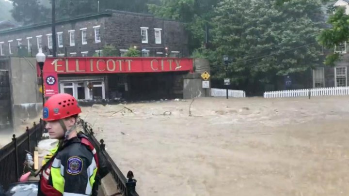 Mii de persoane evacuate în statul american Florida de teama furtunii subtropicale Alberto (FOTO)