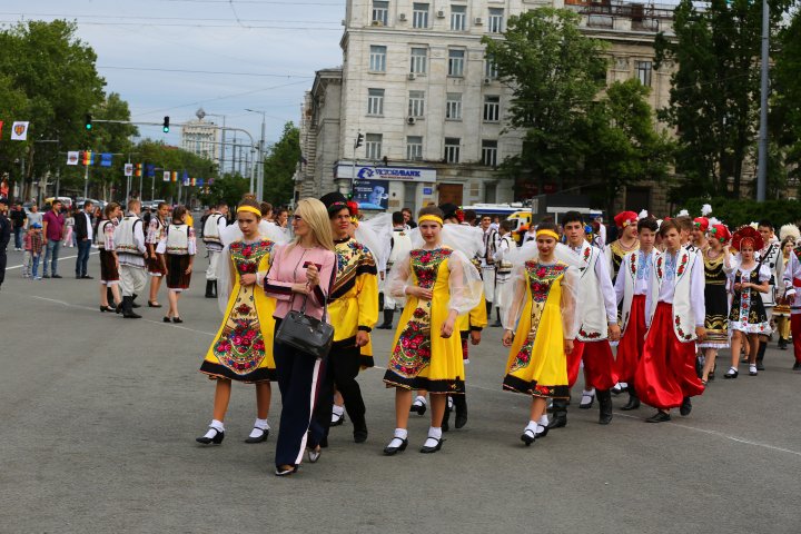 Spectacol de amploare de 9 mai la Chişinău (LIVE VIDEO)